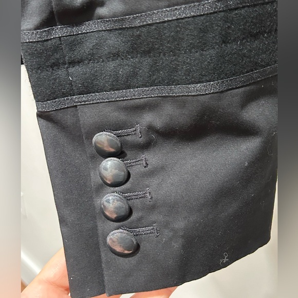 Black Crop Jacket with Pleats and Notched Collar - Picture 5 of 5